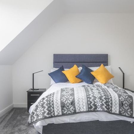 Coast View Luxury Apartment Лайм Риджис Екстериор снимка